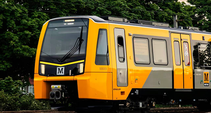 Class 555 Metro train