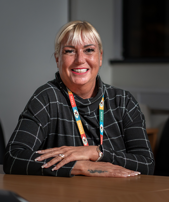 A female Nexus employee